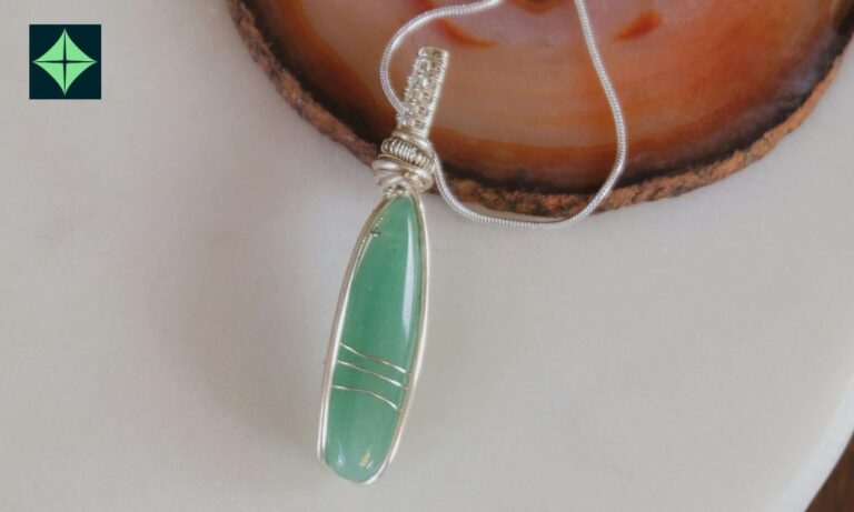 Green Crystal Necklace: Earth’s Treasure and Wear the Magic